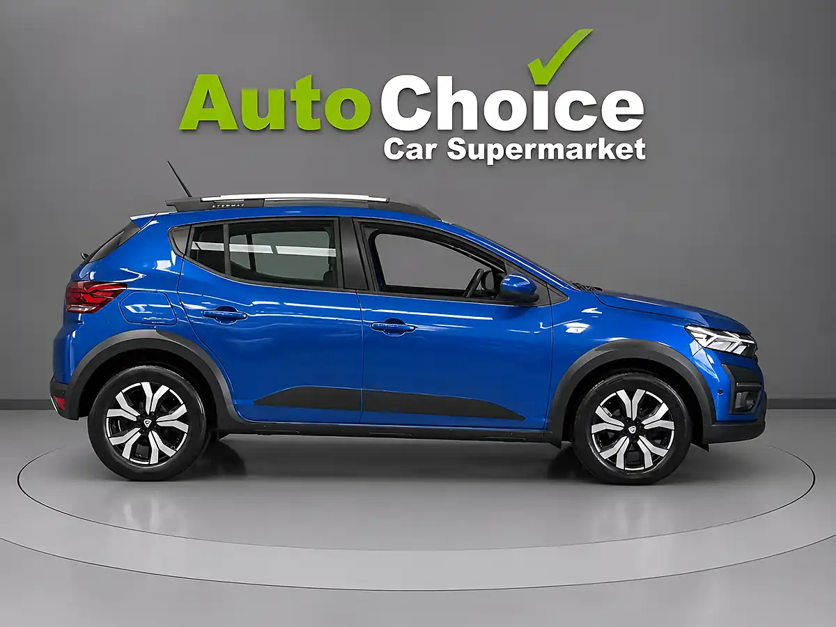 Used 2021 Dacia Sandero Stepway Prestige Blue - Interior and Exterior details 8