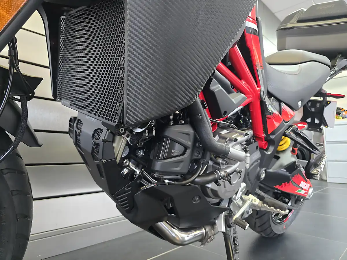 Used 2021 Ducati Multistrada 950 S Red - Interior and Exterior details 18