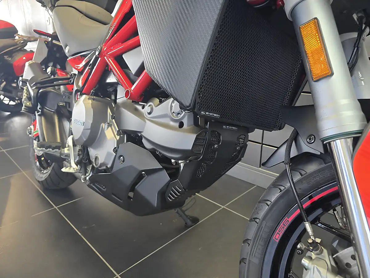 Used 2021 Ducati Multistrada 950 S Red - Interior and Exterior details 5