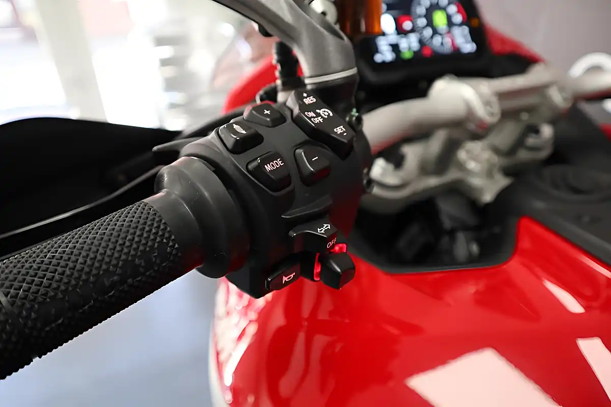 Used 2021 Ducati Multistrada V4 S Travel Red - Interior and Exterior details 13