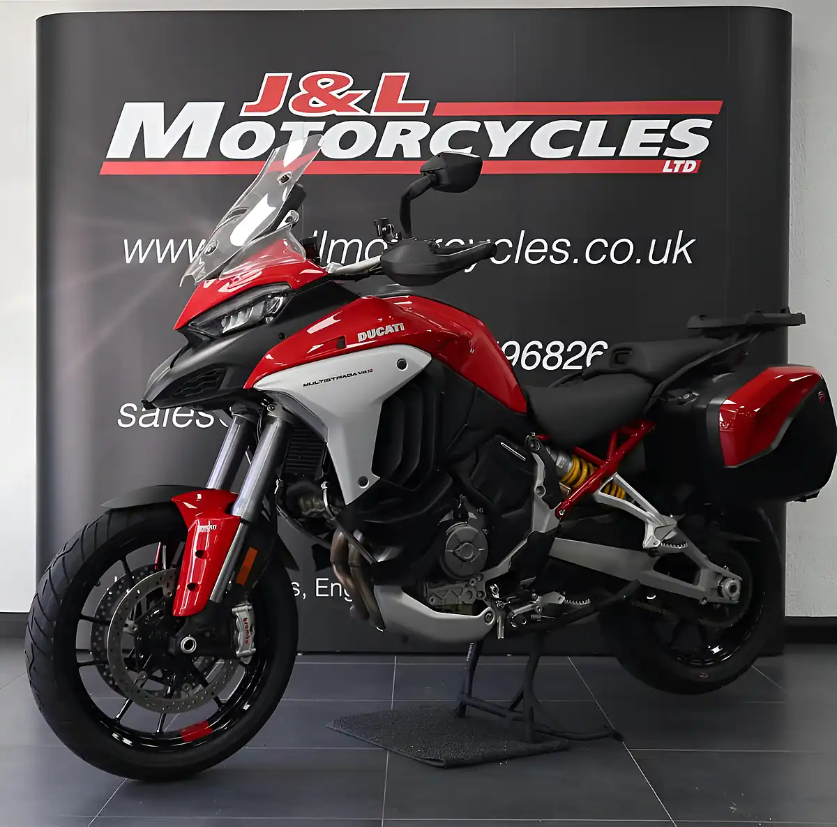 Used 2021 Ducati Multistrada V4 S Travel Red - Interior and Exterior details 5