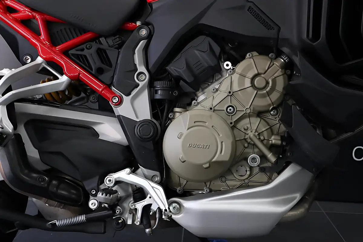 Used 2021 Ducati Multistrada V4 S Travel Red - Interior and Exterior details 8