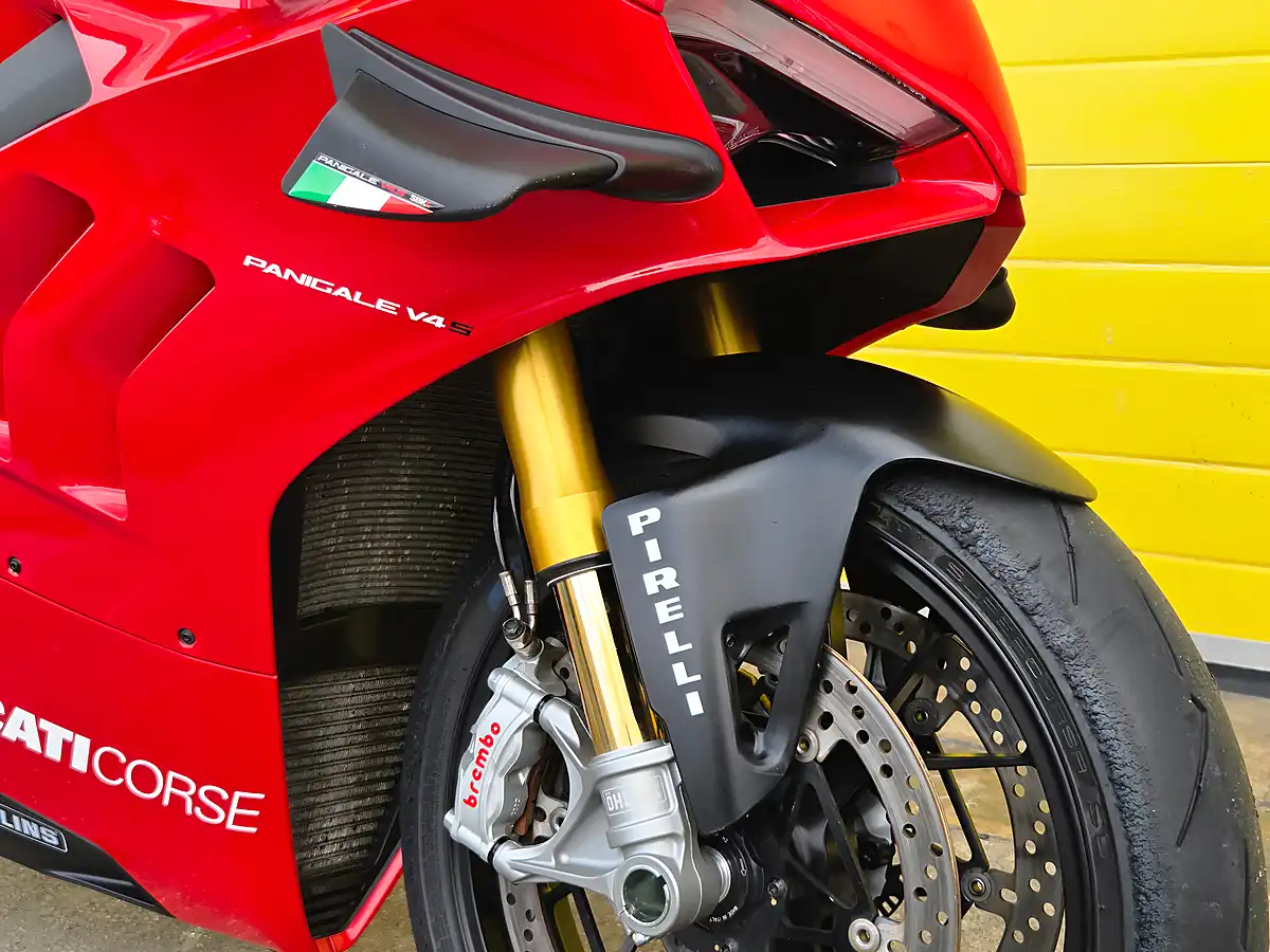 Used 2021 Ducati Panigale V4 S Red - Interior and Exterior details 10