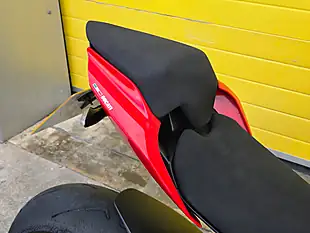 Used 2021 Ducati Panigale V4 S Red - Interior and Exterior details 11