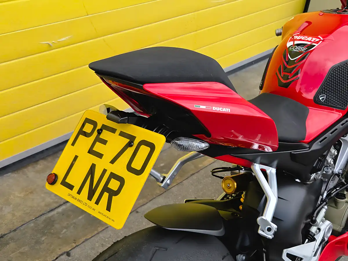 Used 2021 Ducati Panigale V4 S Red - Interior and Exterior details 12