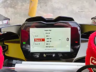 Used 2021 Ducati Panigale V4 S Red - Interior and Exterior details 14
