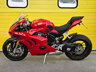 Used 2021 Ducati Panigale V4 S Red - Interior and Exterior details 5