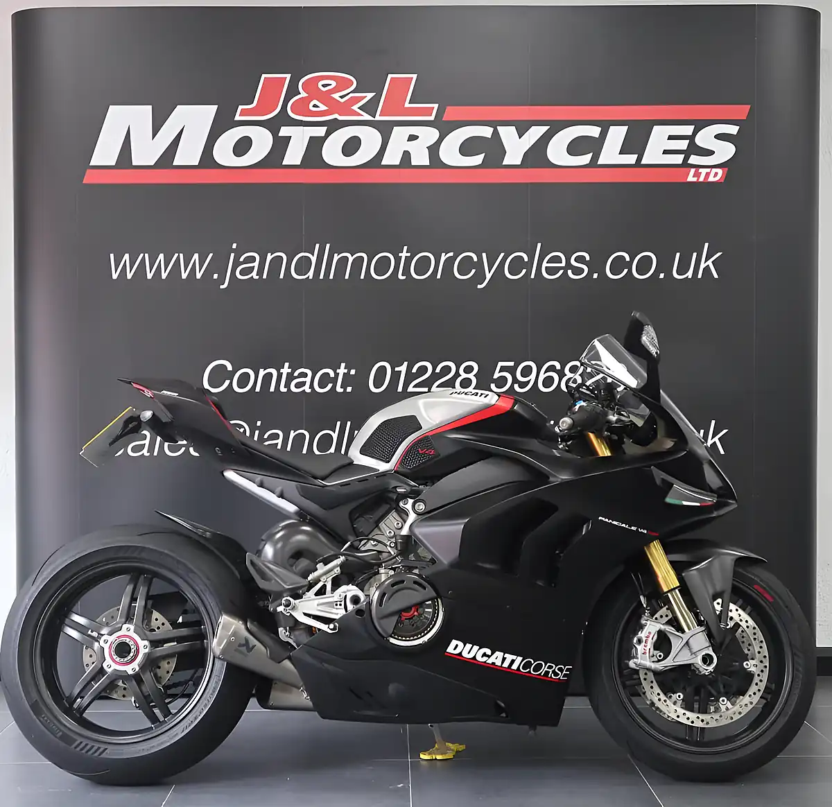 Used 2021 Ducati Panigale V4 Sp Black - Front View