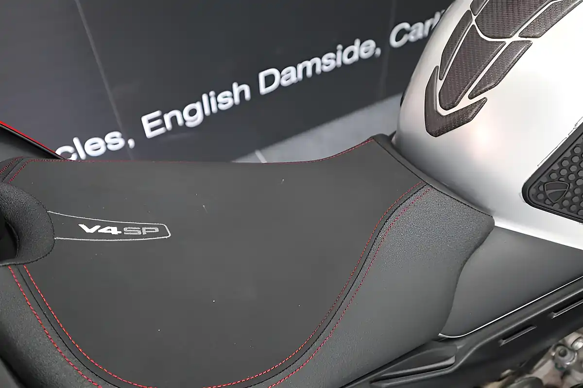 Used 2021 Ducati Panigale V4 Sp Black - Interior and Exterior details 17