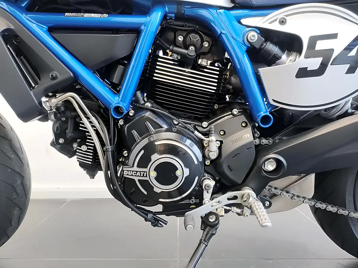 Used 2021 Ducati Scrambler Cafe Racer Blue & Silver Special Edition Blue & Silver - Interior and Exterior details 9