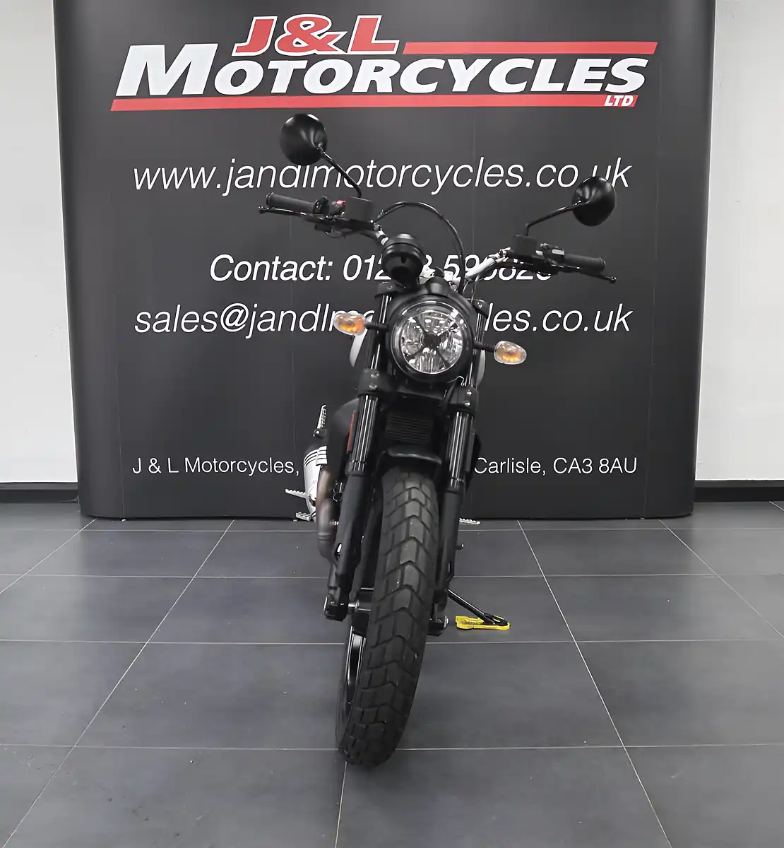 Used 2021 Ducati Scrambler Icon Dark Black - Interior and Exterior details 4