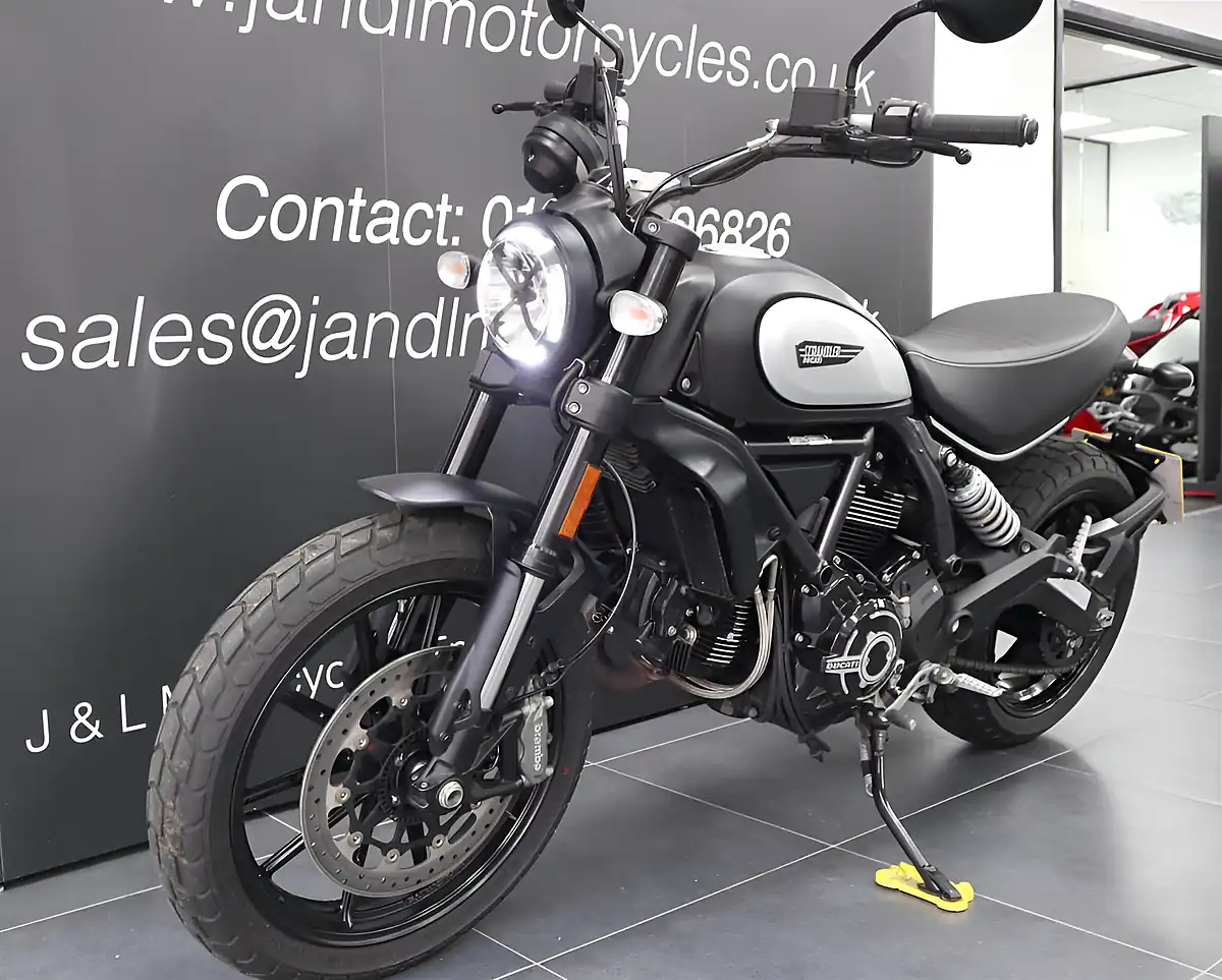 Used 2021 Ducati Scrambler Icon Dark Black - Interior and Exterior details 7