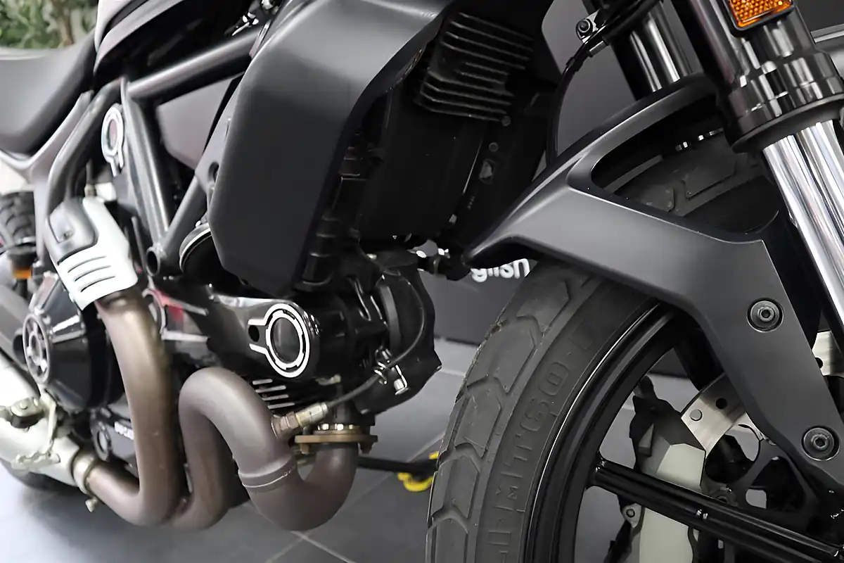 Used 2021 Ducati Scrambler Icon Dark Black - Interior and Exterior details 8