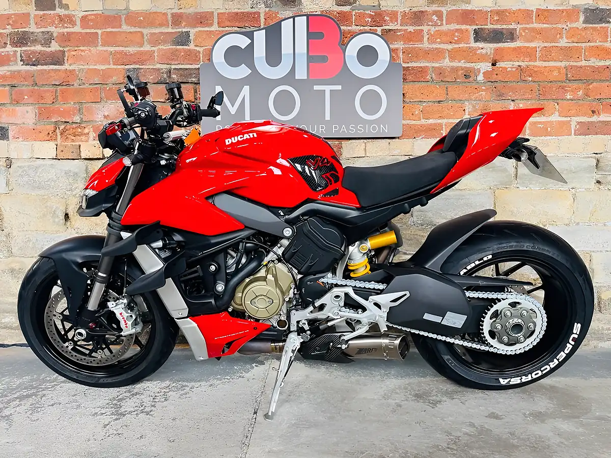 Used 2021 Ducati Streetfighter V4 Red - Interior and Exterior details 11