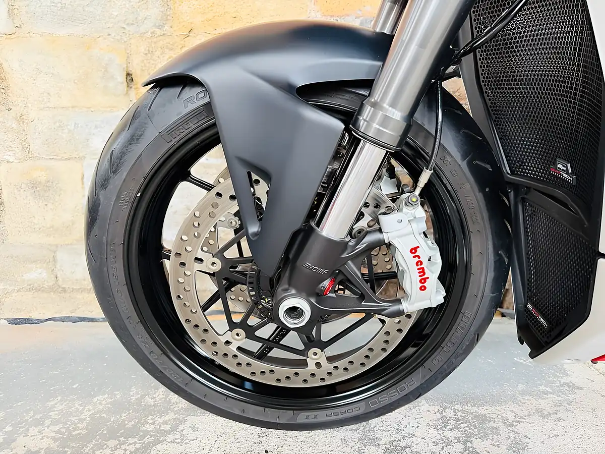 Used 2021 Ducati Streetfighter V4 Red - Interior and Exterior details 14