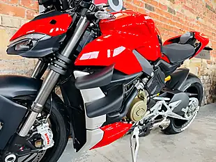 Used 2021 Ducati Streetfighter V4 Red - Interior and Exterior details 15