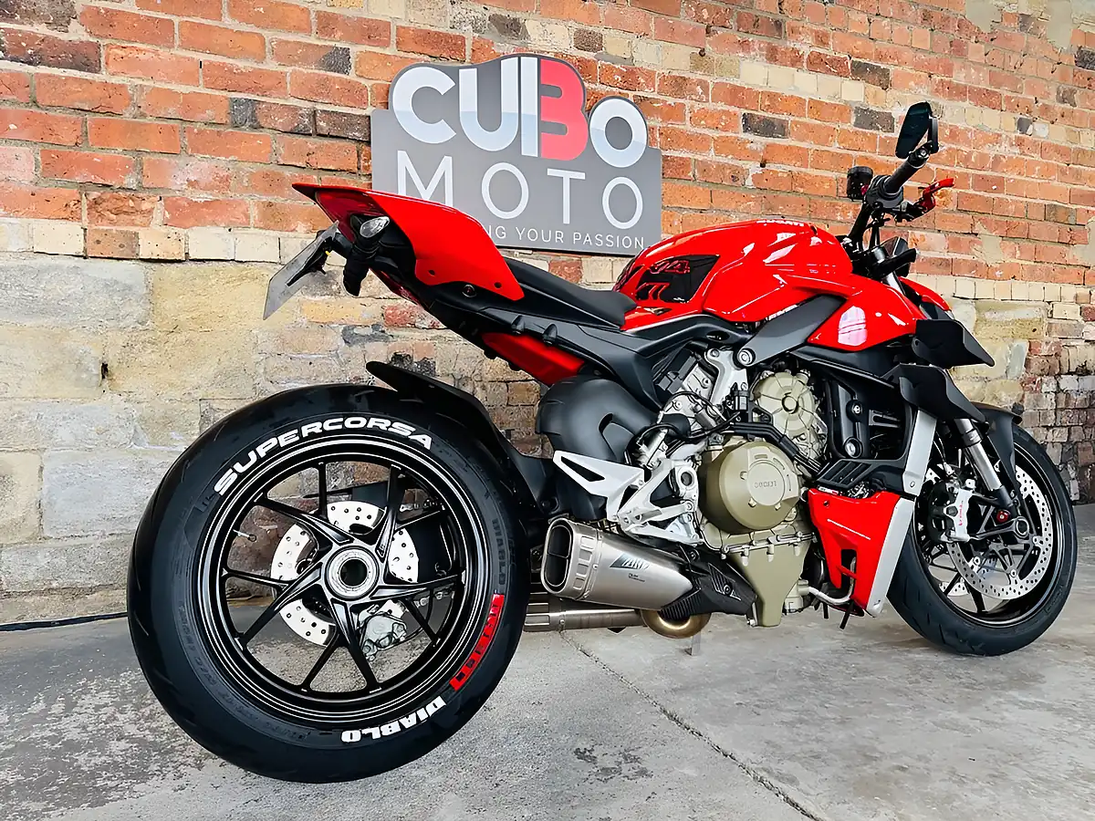 Used 2021 Ducati Streetfighter V4 Red - Interior and Exterior details 4