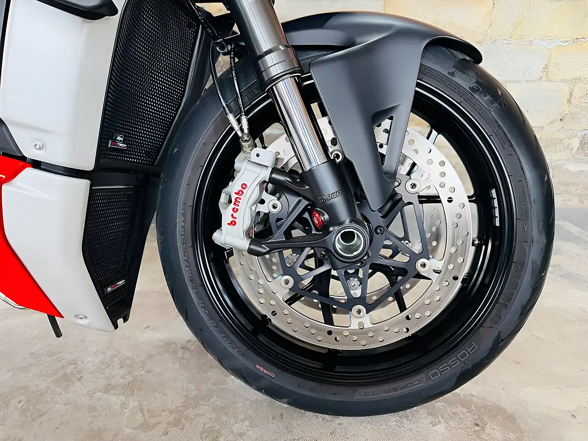 Used 2021 Ducati Streetfighter V4 Red - Interior and Exterior details 5
