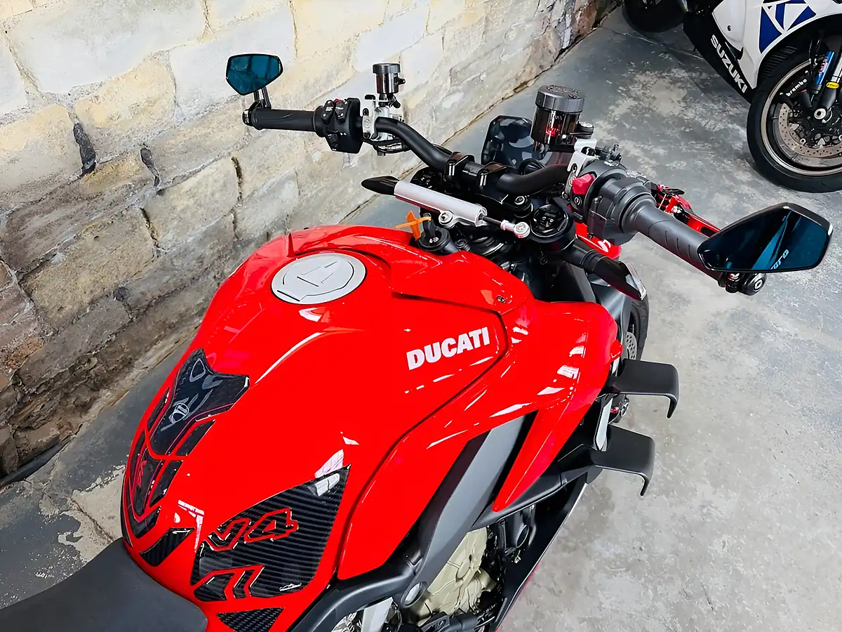 Used 2021 Ducati Streetfighter V4 Red - Interior and Exterior details 8