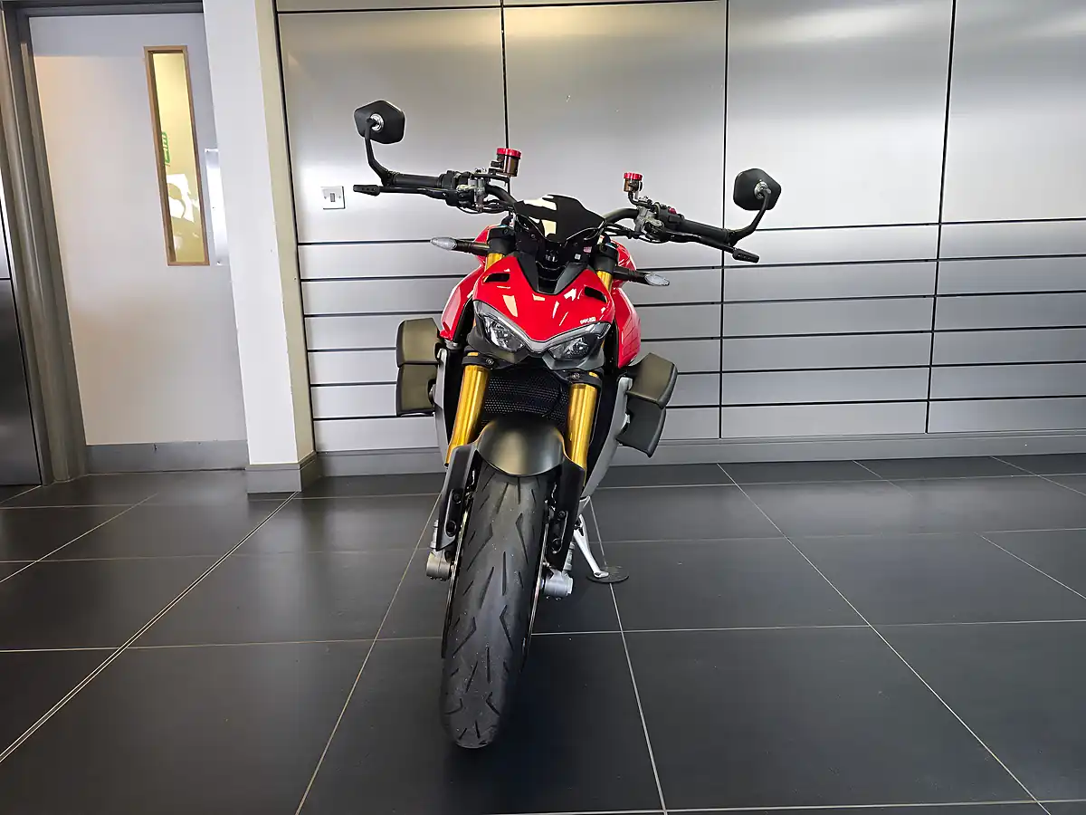 Used 2021 Ducati Streetfighter V4 S Red - Interior and Exterior details 11