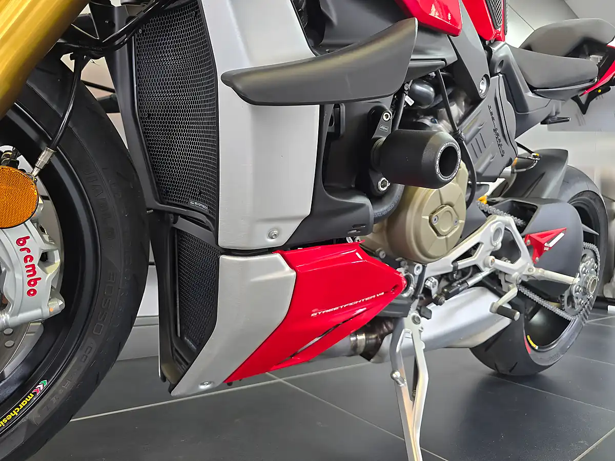 Used 2021 Ducati Streetfighter V4 S Red - Interior and Exterior details 18