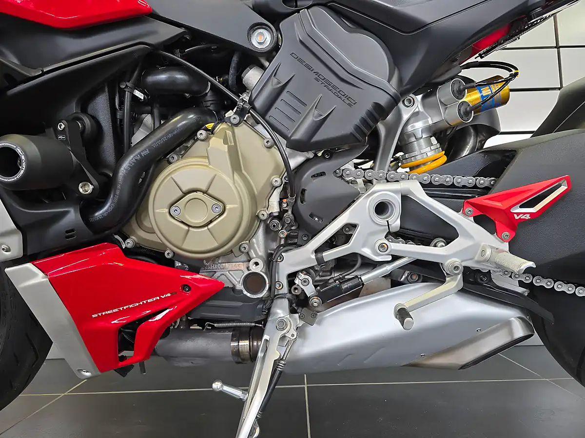 Used 2021 Ducati Streetfighter V4 S Red - Interior and Exterior details 19