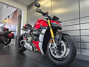 Used 2021 Ducati Streetfighter V4 S Red - Interior and Exterior details 2