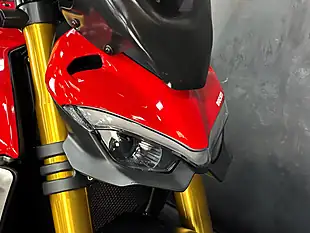 Used 2021 Ducati Streetfighter V4S Red - Interior and Exterior details 10