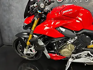 Used 2021 Ducati Streetfighter V4S Red - Interior and Exterior details 17