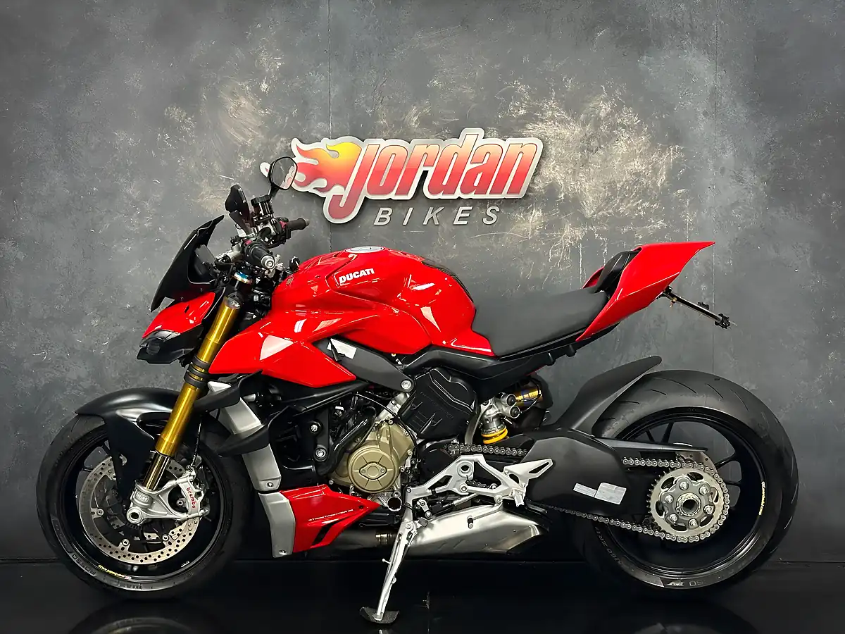 Used 2021 Ducati Streetfighter V4S Red - Interior and Exterior details 2