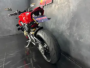 Used 2021 Ducati Streetfighter V4S Red - Interior and Exterior details 20