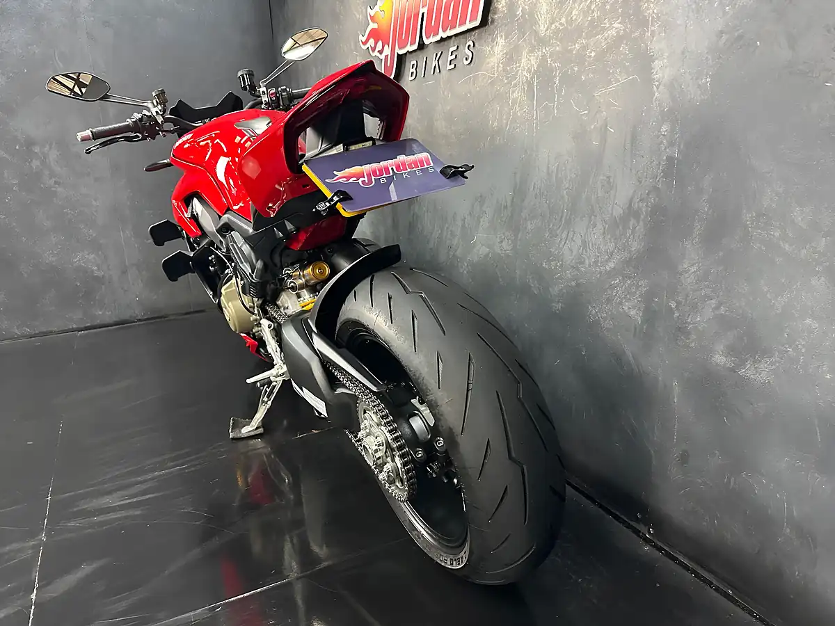Used 2021 Ducati Streetfighter V4S Red - Interior and Exterior details 20