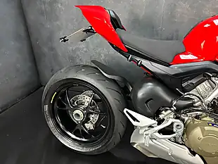 Used 2021 Ducati Streetfighter V4S Red - Interior and Exterior details 7