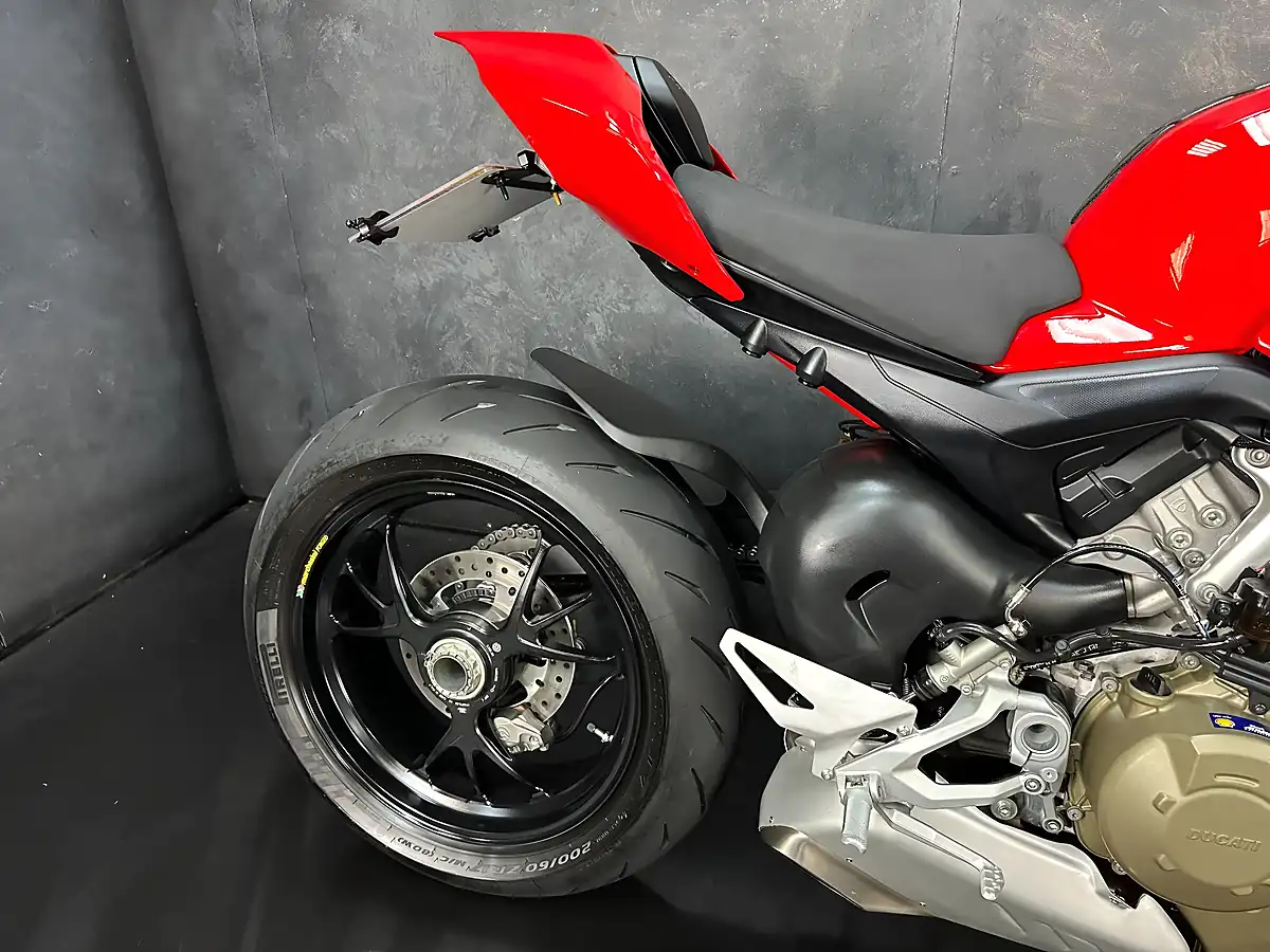 Used 2021 Ducati Streetfighter V4S Red - Interior and Exterior details 7