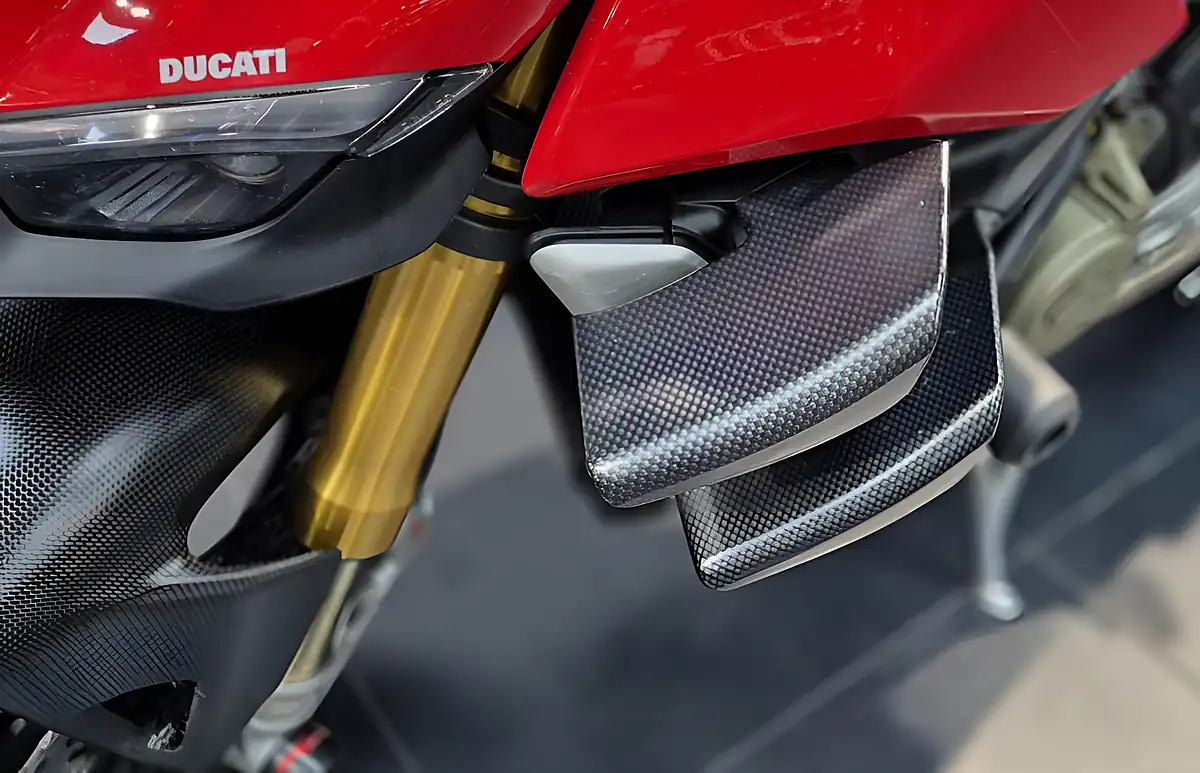 Used 2021 Ducati Streetfighter V4S S - Interior and Exterior details 4