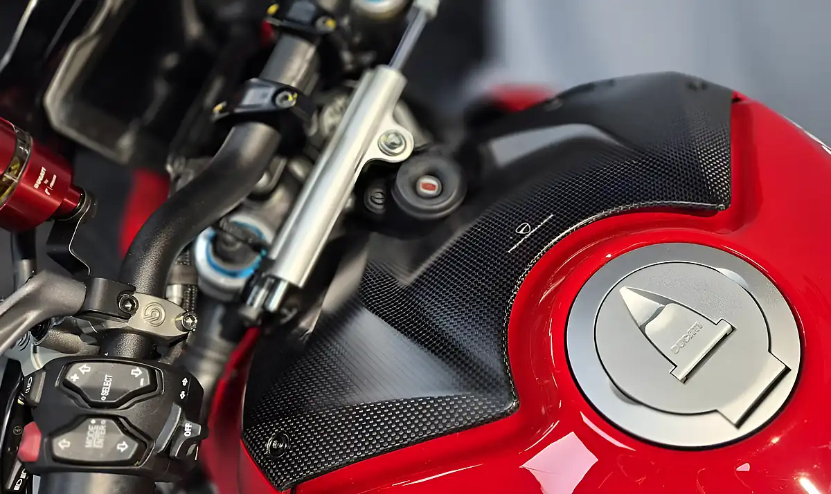 Used 2021 Ducati Streetfighter V4S S - Interior and Exterior details 8