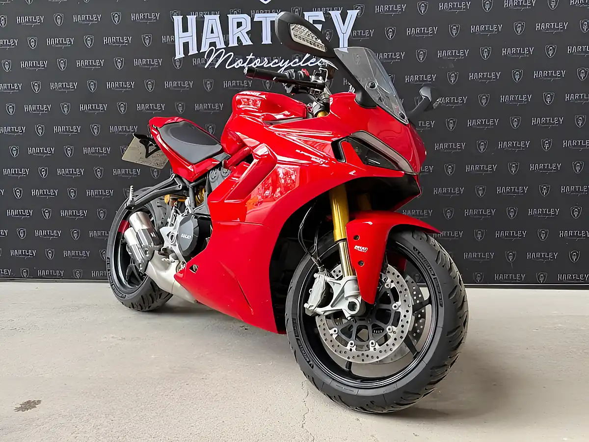 Used 2021 Ducati Supersport 950 S Ducati Red - Interior and Exterior details 2