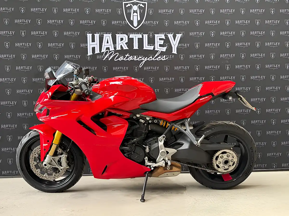Used 2021 Ducati Supersport 950 S Ducati Red - Interior and Exterior details 3