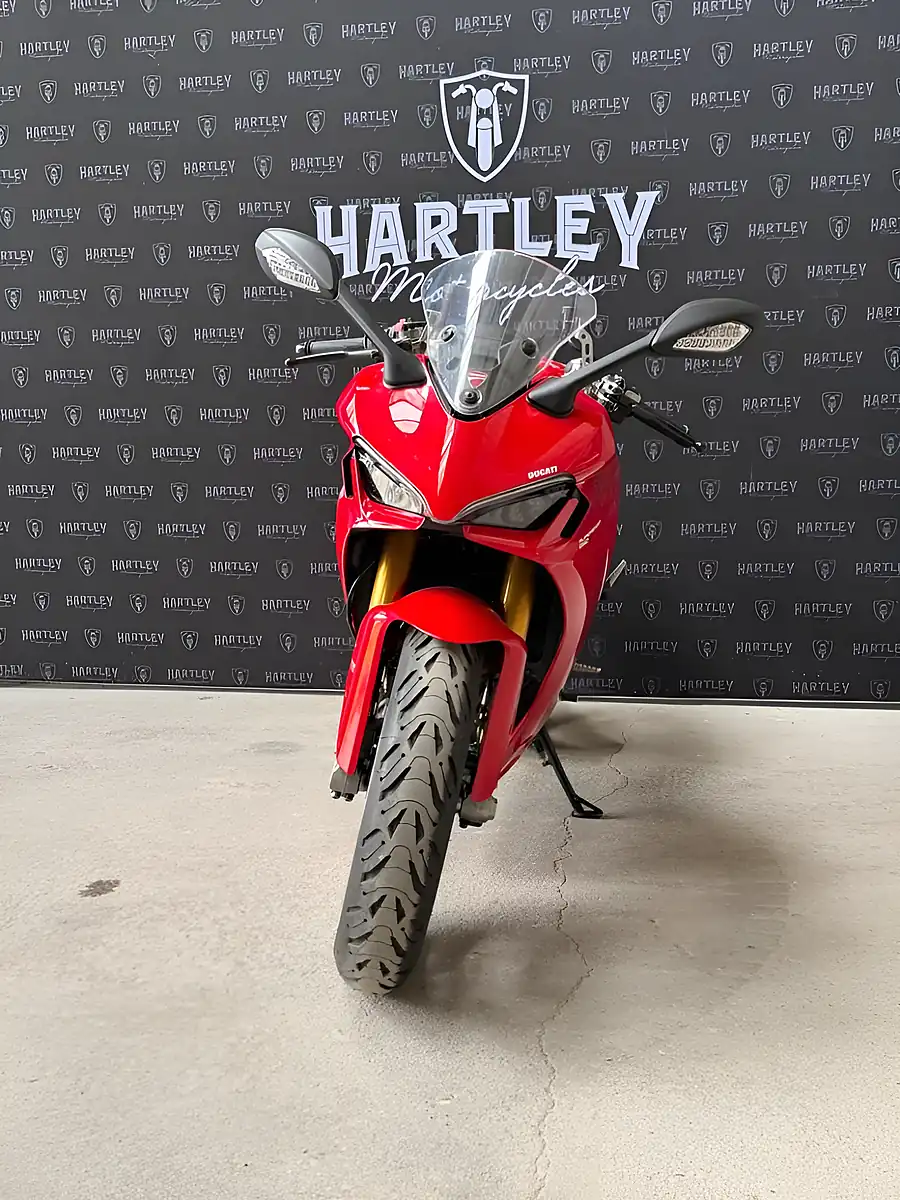 Used 2021 Ducati Supersport 950 S Ducati Red - Interior and Exterior details 4