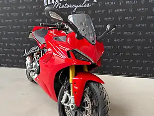 Used 2021 Ducati Supersport 950 S Ducati Red - Interior and Exterior details 5