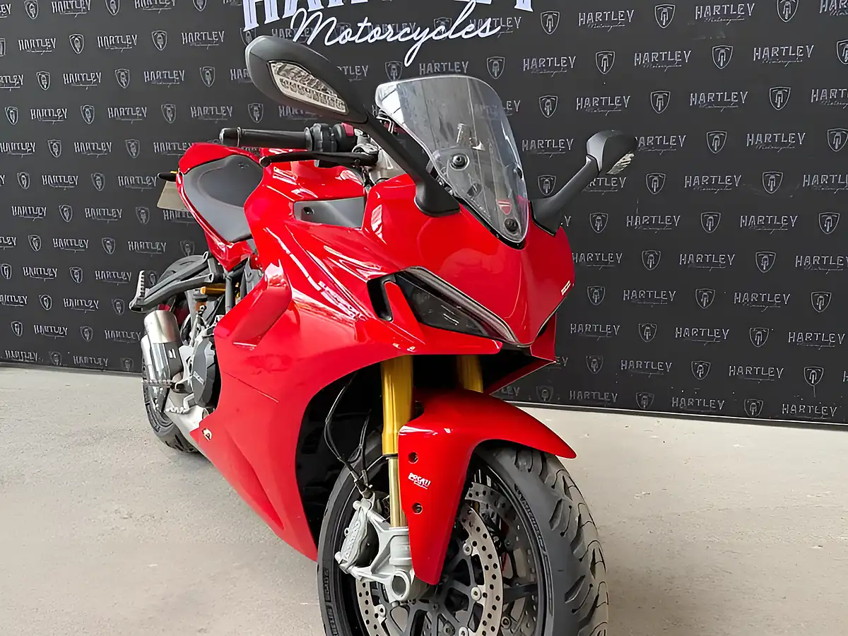 Used 2021 Ducati Supersport 950 S Ducati Red - Interior and Exterior details 5