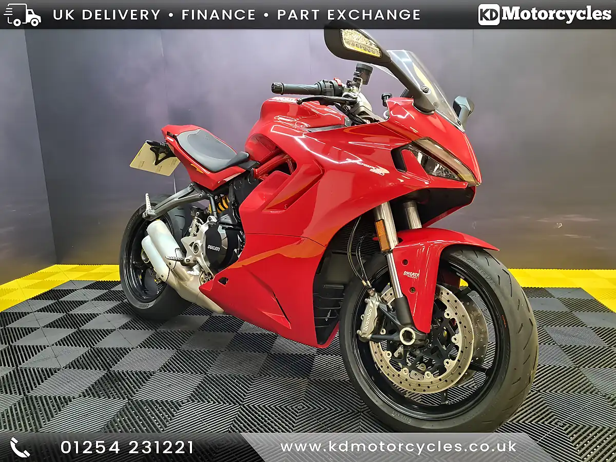 Used 2021 Ducati Supersport 950 Standard Red - Front View