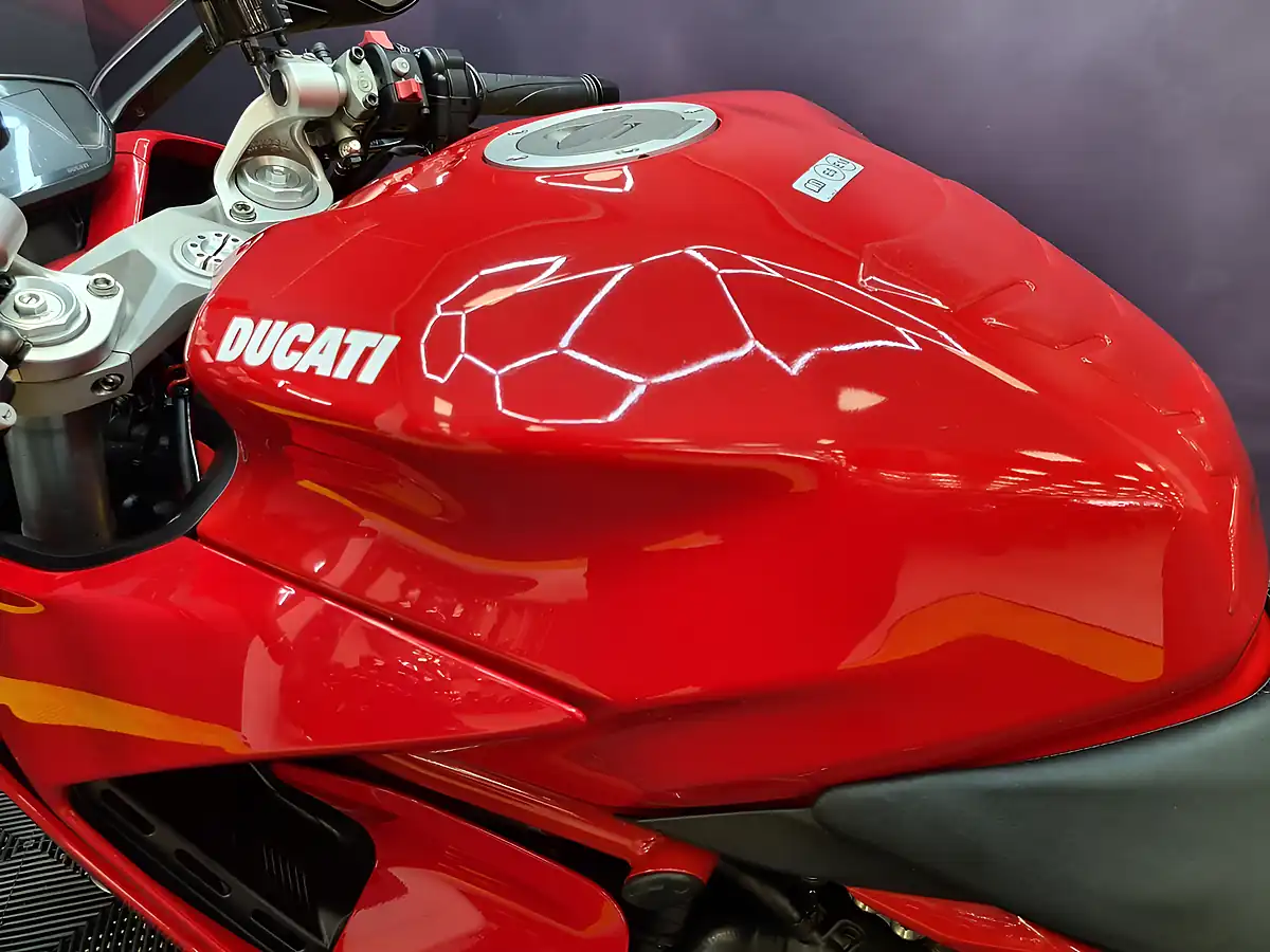 Used 2021 Ducati Supersport 950 Standard Red - Interior and Exterior details 10