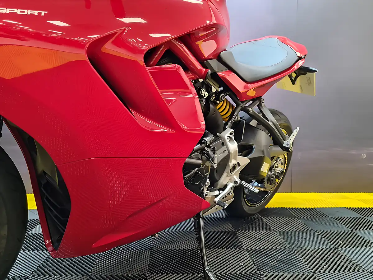 Used 2021 Ducati Supersport 950 Standard Red - Interior and Exterior details 12
