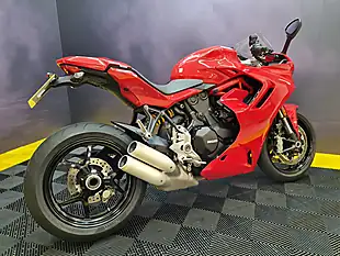 Used 2021 Ducati Supersport 950 Standard Red - Interior and Exterior details 13
