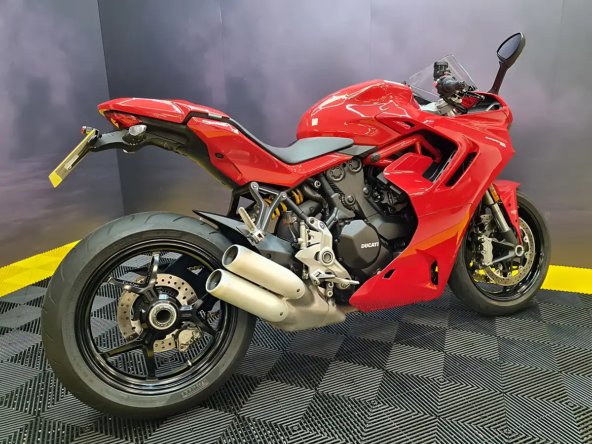 Used 2021 Ducati Supersport 950 Standard Red - Interior and Exterior details 13