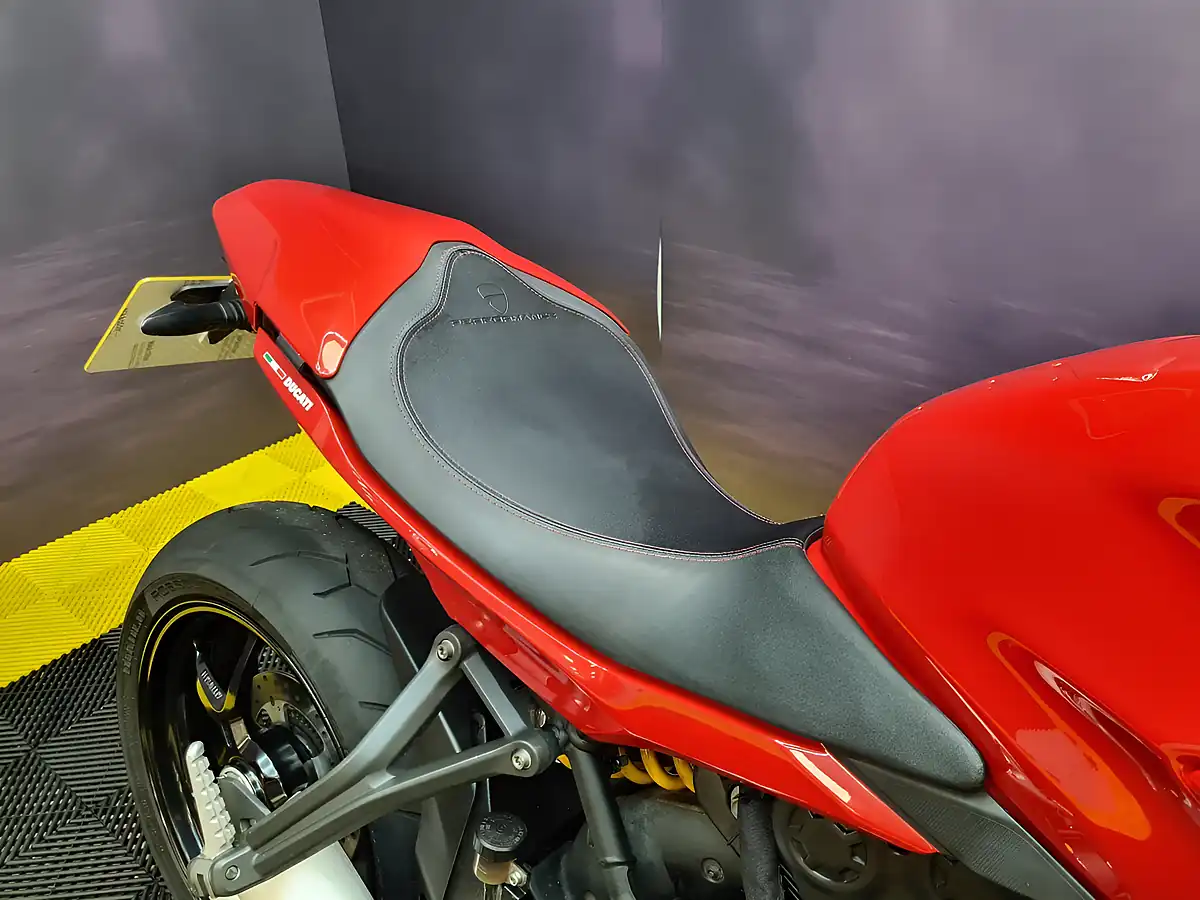 Used 2021 Ducati Supersport 950 Standard Red - Interior and Exterior details 14