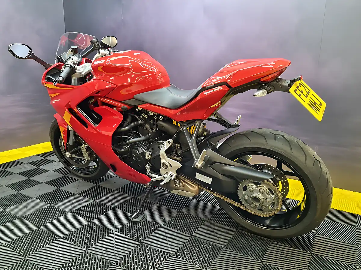 Used 2021 Ducati Supersport 950 Standard Red - Interior and Exterior details 15