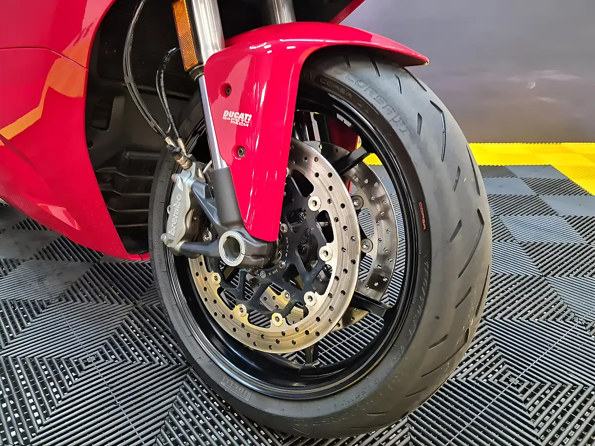 Used 2021 Ducati Supersport 950 Standard Red - Interior and Exterior details 18