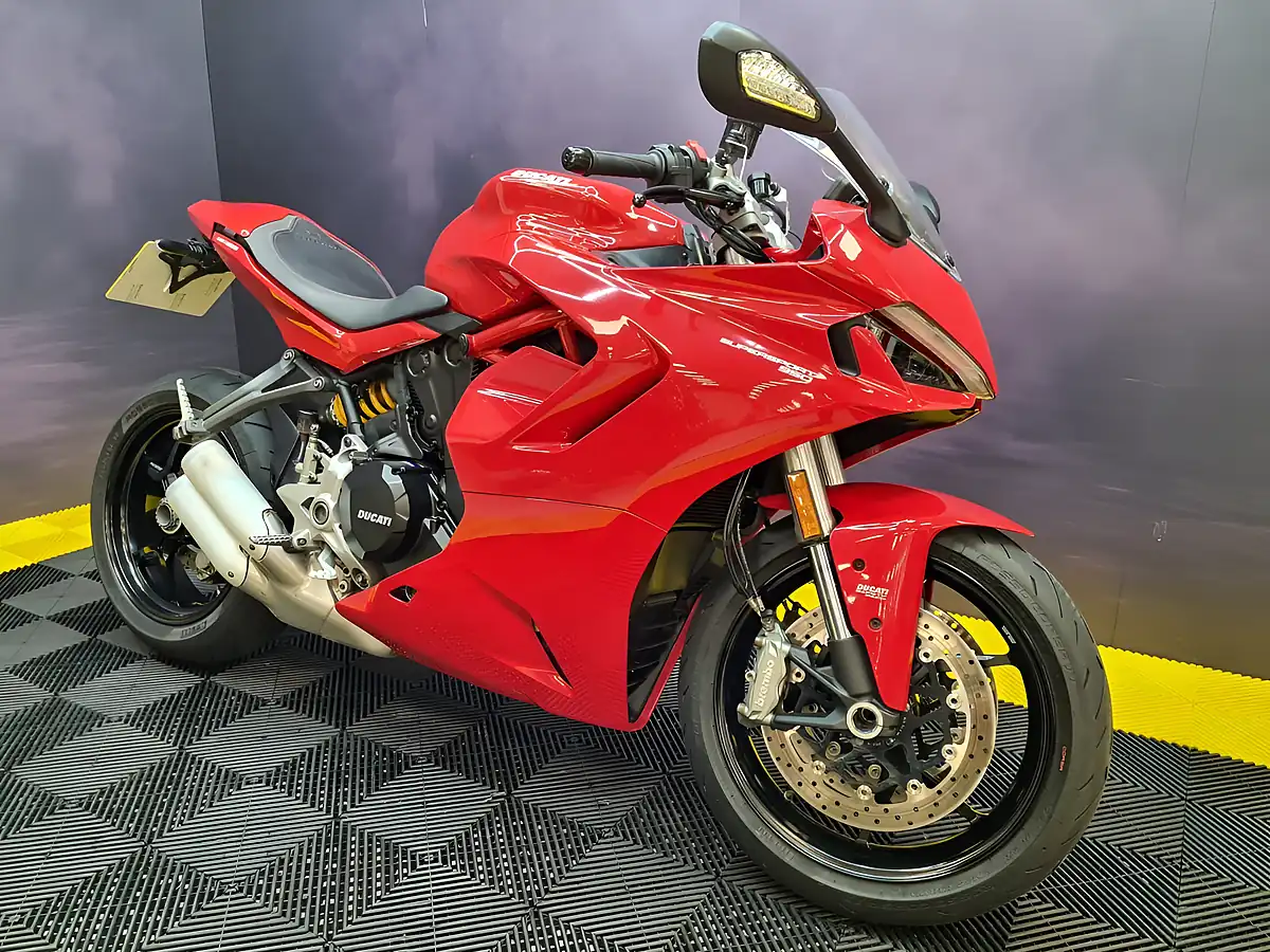 Used 2021 Ducati Supersport 950 Standard Red - Interior and Exterior details 4